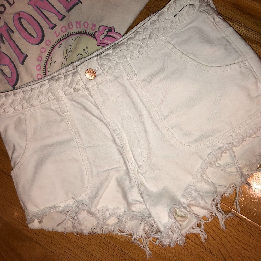 Abercrombie & Fitch White HighRise Festival Short
